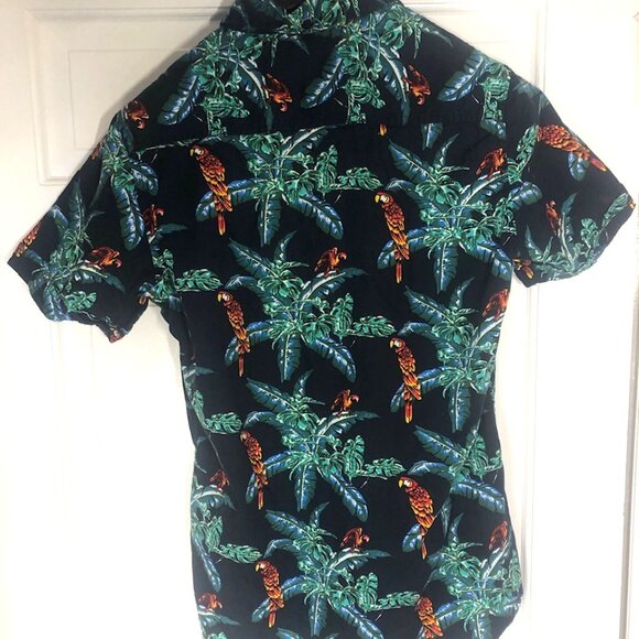 BROKEN THREADS Hawaiian Shirt Button up Size Small Red Parrot in the Trees Blue - Picture 2 of 8